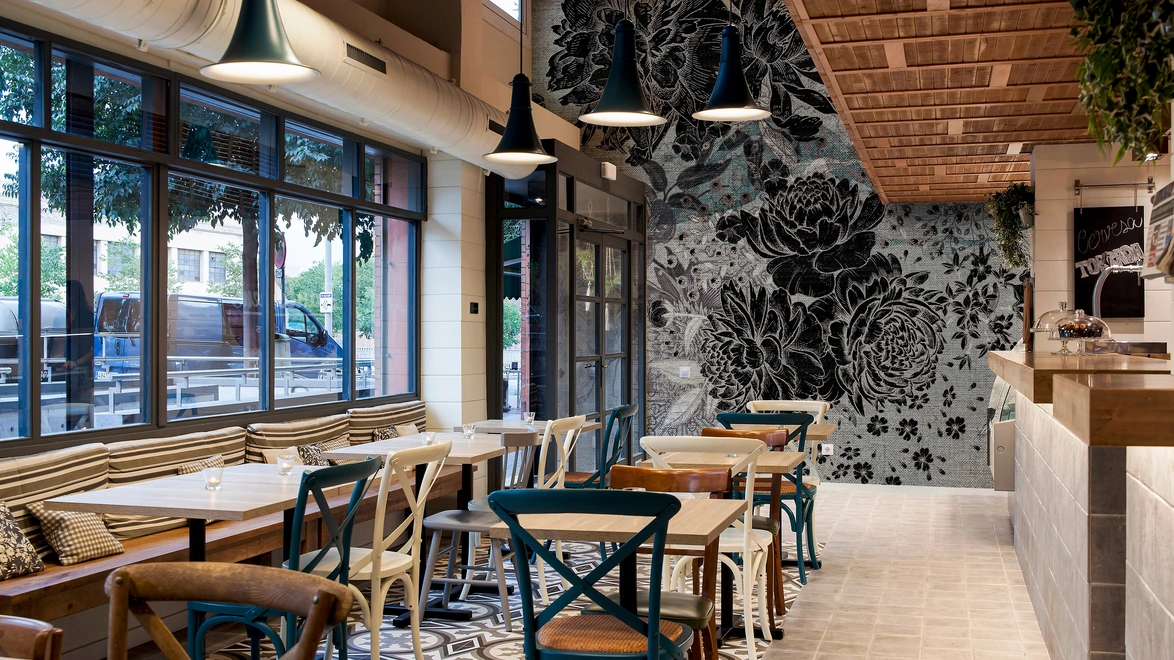 Carta da parati Black Dalia con grandi fiori in Black & White di Instabilelab