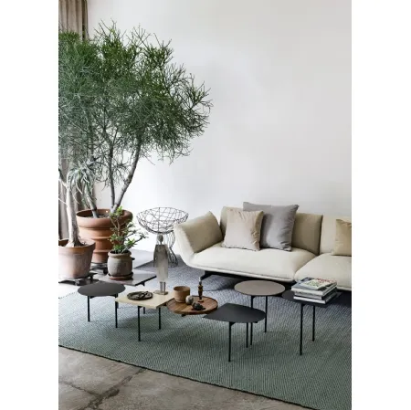 Tavolini Constellations in laccato e legno con struttura in metallo di Kristalia