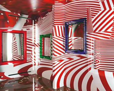 Specchio Francois Ghost con cornice in plexiglas di Kartell