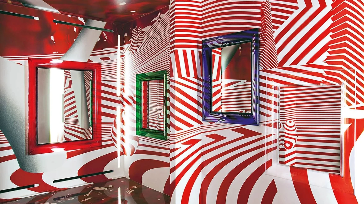 Specchio Francois Ghost con cornice in plexiglas di Kartell
