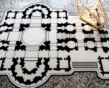 Tappeto Pietro con forme geometriche che ricordano la Planimetria di San Pietro di Mogg