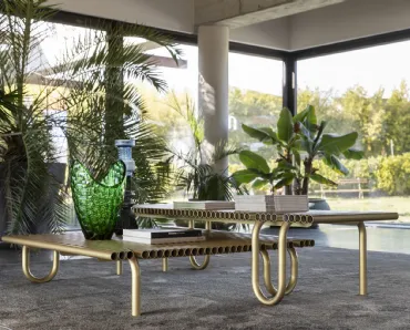 Tavolino di design realizzato con tubi di metallo Pipelines di Mogg