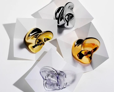Appendiabiti di design da parete Wall Clothes Hook in policarbonato di Kartell