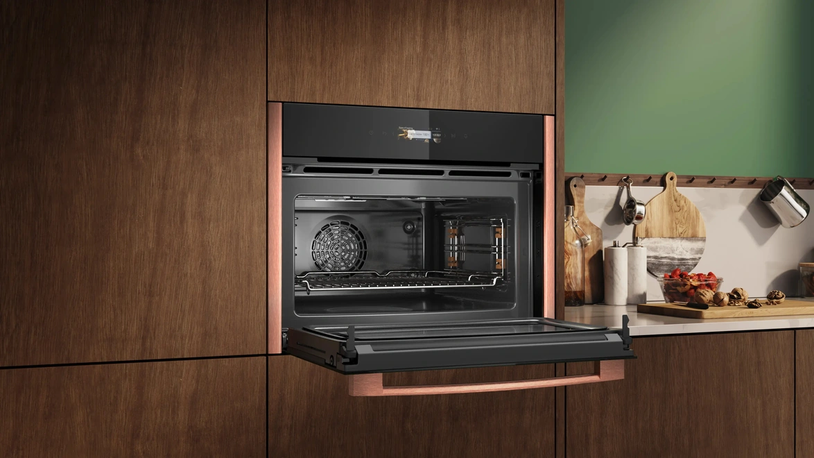 Forno compatto combinato con microonde da incasso N 70 di NEFF