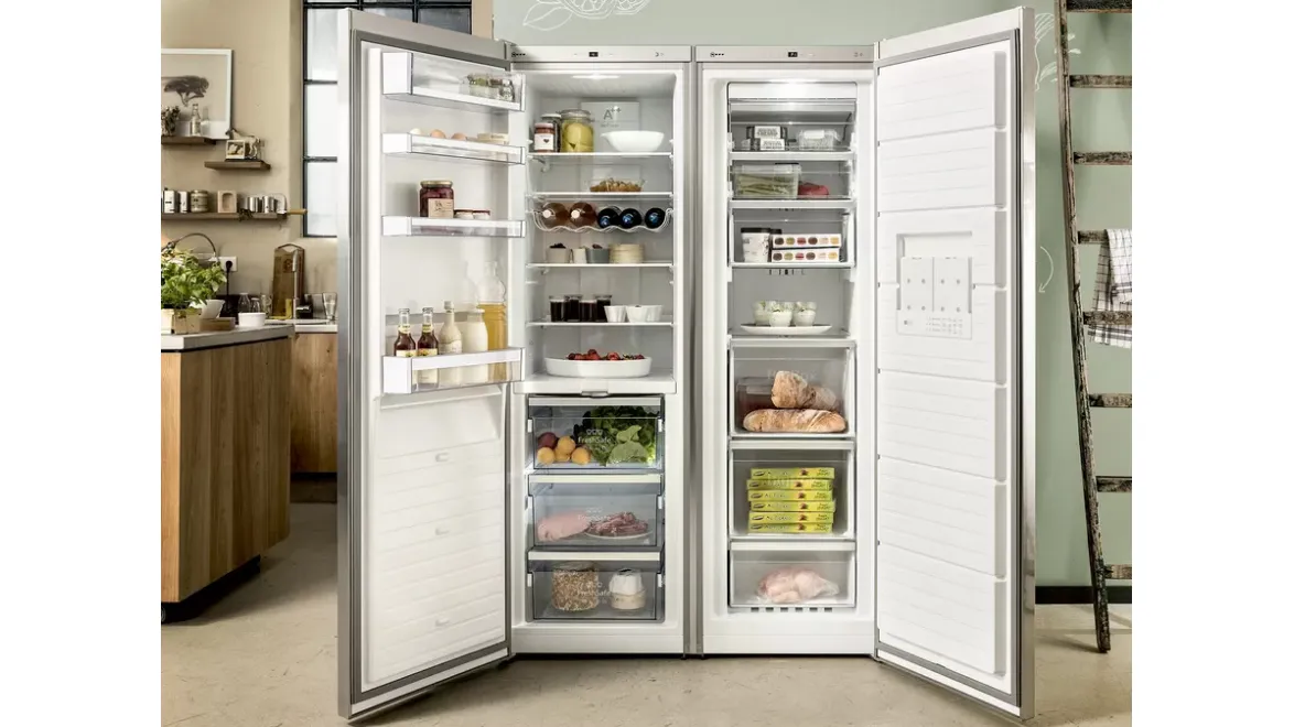 Frigorifero a libera installazione Side by Side di NEFF