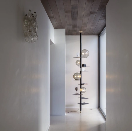 Lampada terra-soffitto Adelaide di Mogg