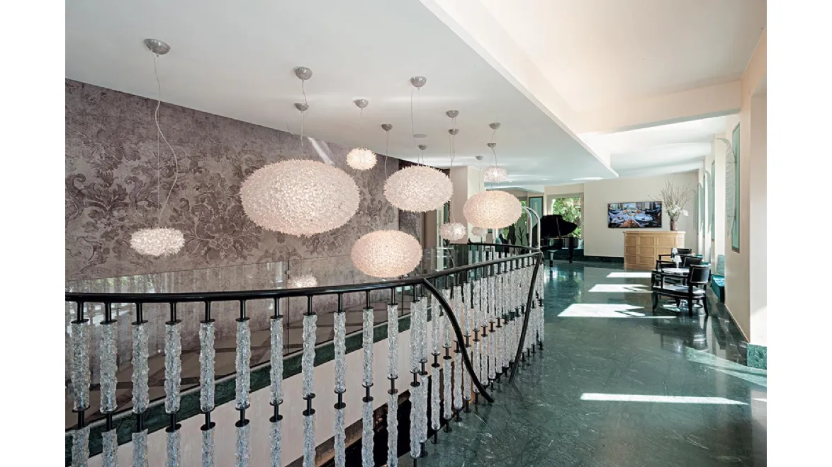 Lampada a sospensione tonda Bloom in tecnopolimero termoplastico Bianco di Kartell