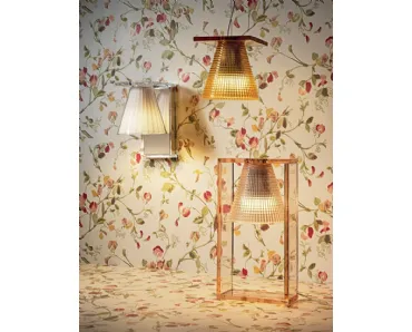 Lampada Light Air in policarbonato da tavolo e nella versione a parete e sospesa di Kartell