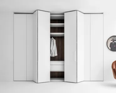 Armadio Freedhome con ante a libro in laccato opaco Apertura Totale di Caccaro