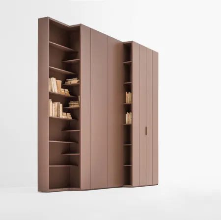 Armadio con ante battenti Freedhome in laccato opaco Cambio di Profondità di Caccaro