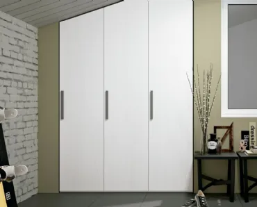 Armadio ripostiglio con ante battenti Composizione 33 di Ferrimobili