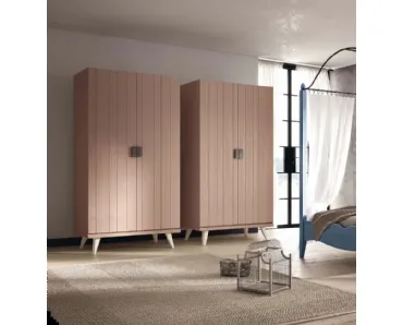 Armadio in legno ad ante battenti KAR di Scandola