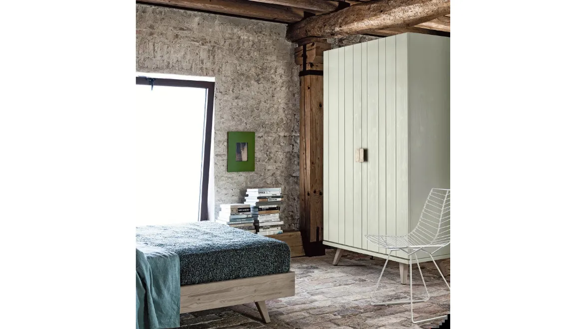 Armadio in legno ad ante battenti KAR di Scandola