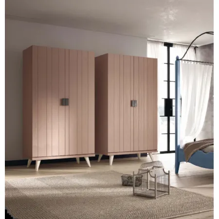 Armadio in legno ad ante battenti KAR di Scandola