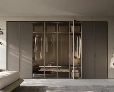 Armadio con ante battenti Pure in metallo laccato e vetro di Alf Da Frè