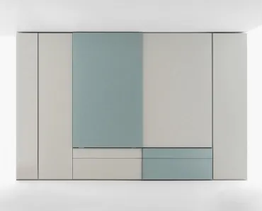 Armadio Freedhome Scorrevole con cassetti in laccato opaco a due colori di Caccaro