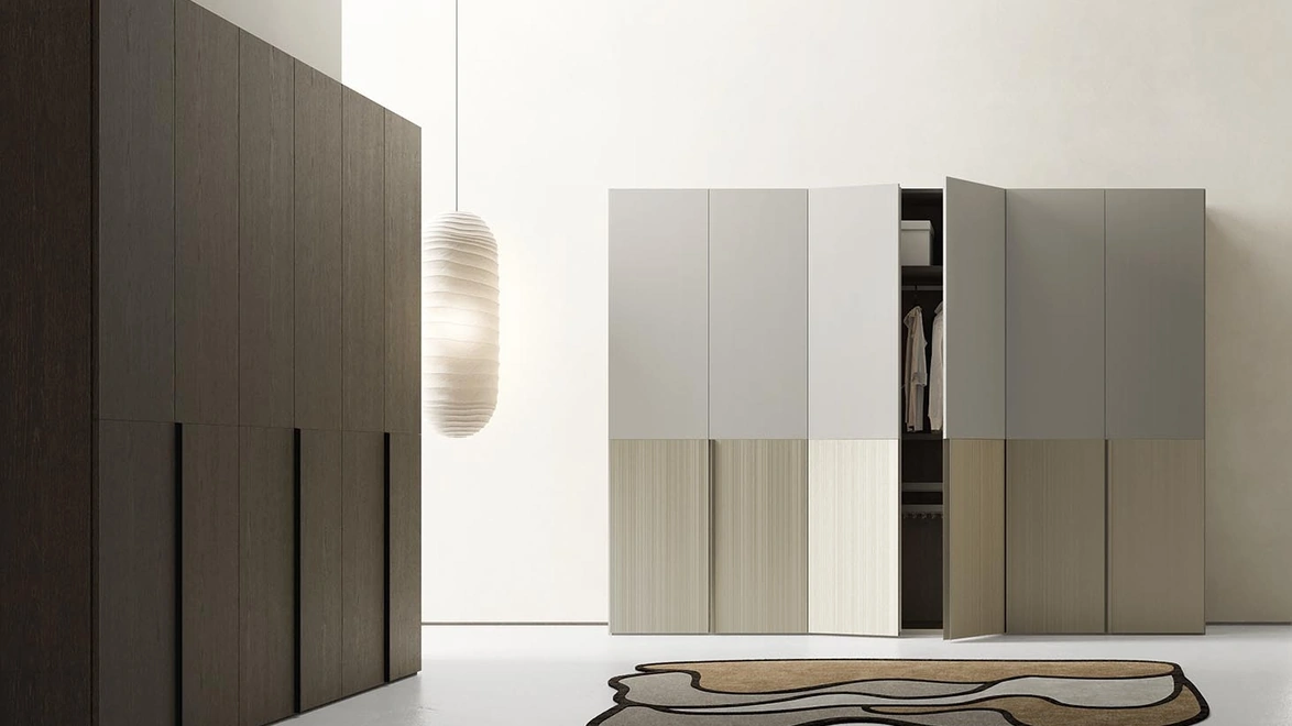 Armadio con ante battenti Sei in laccato opaco o fashion wood di Alf Da Frè