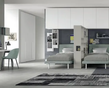 Cameretta componibile con armadio sospeso e due letti divisi da una libreria Space 024 di Spagnol Mobili