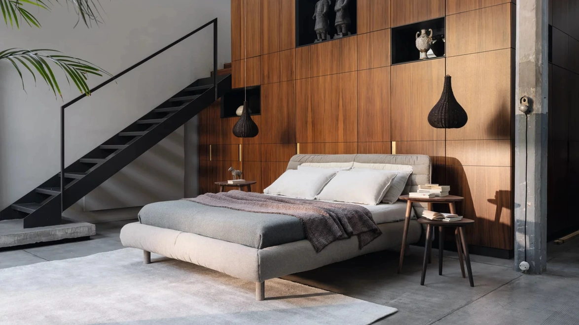 Letto in tessuto Plumeau di Gervasoni