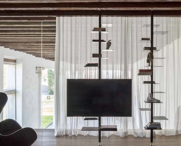 Libreria di design in metallo terra-soffitto Adelaide di Mogg