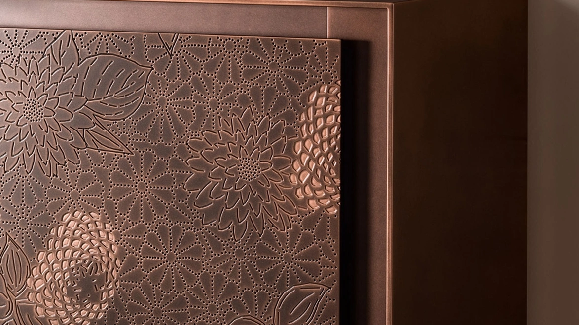 Madia Privacy finitura Rame Vintage con decoro floreale inciso di Capo d'Opera