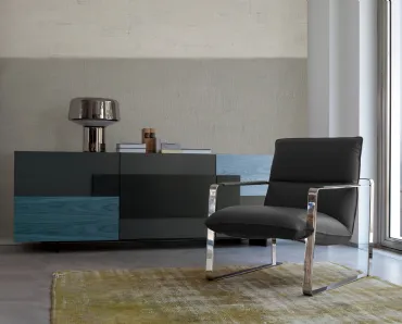 Poltroncina in pelle con struttura in metallo Sandy di Calia