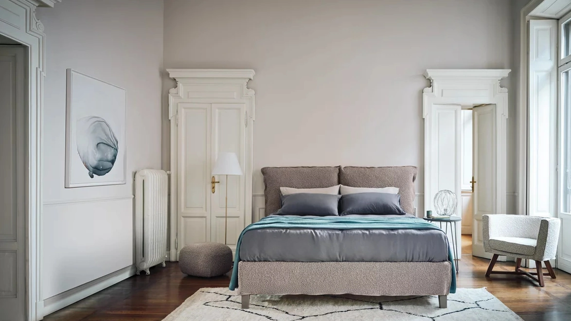 Poltroncina Gray imbottita di Gervasoni