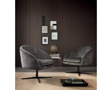 Poltroncina in velluto fantasia e base girevole Margot di Valentini