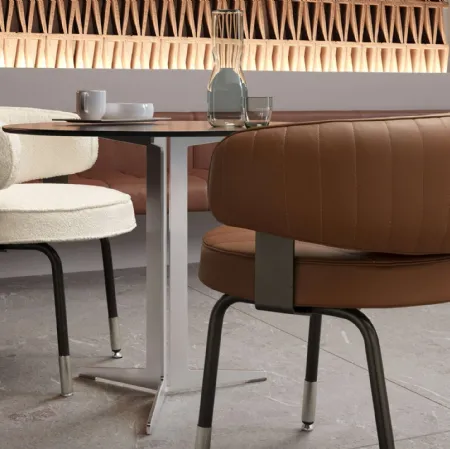 Poltroncina in pelle o tessuto Miss di Valentini