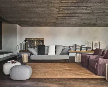 Divano lineare Gray in legno e tessuto di Gervasoni