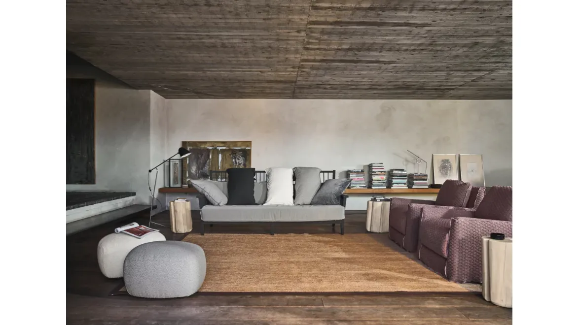 Divano lineare Gray in legno e tessuto di Gervasoni