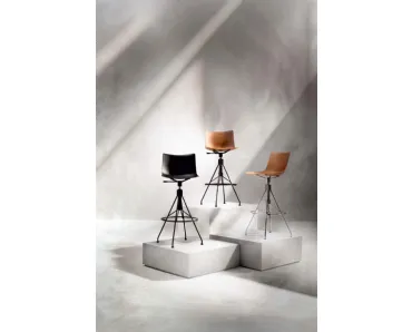 Sgabello CKoya Stool in legno e metallo di Kartell