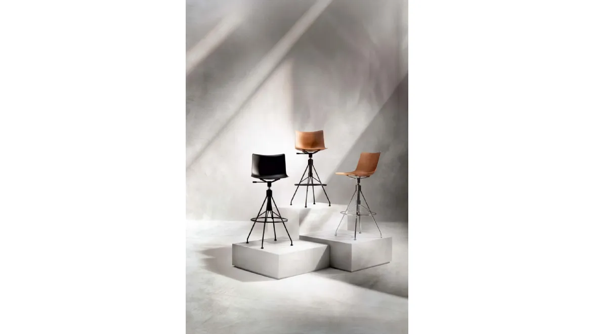 Sgabello CKoya Stool in legno e metallo di Kartell