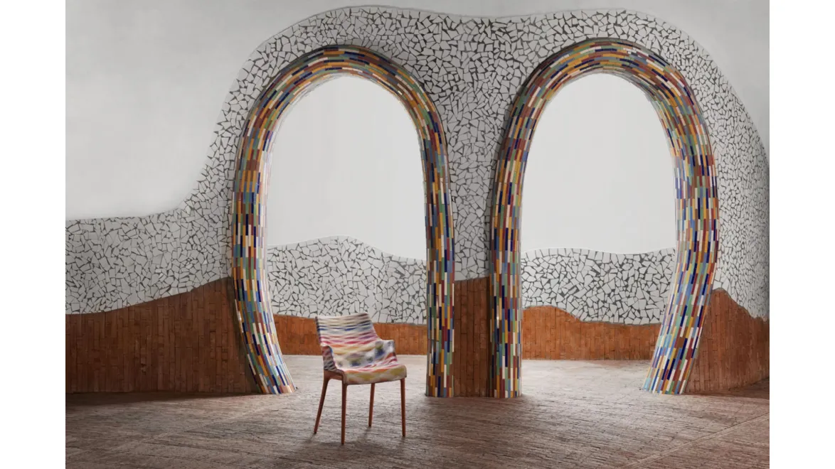 Sedia Eleganza Nia in plastica rivestita in tessuto con braccioli di Kartell