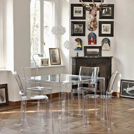 Sedia impilabile La Marie in policarbonato trasparente di Kartell