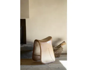 Sgabello Pepe in cuoio di Opinion Ciatti