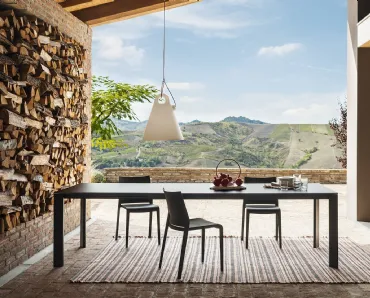 Sedia impilabile in polipropilene adatta anche per esterno Riga di Desalto