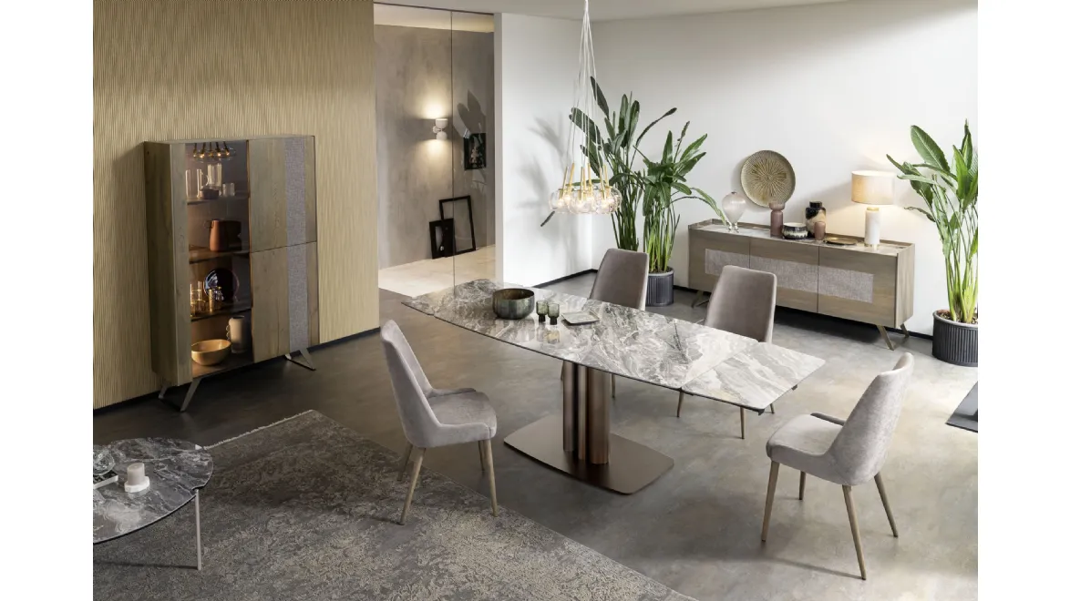 Sedia Zoe in tessuto imbottito di Alta Corte