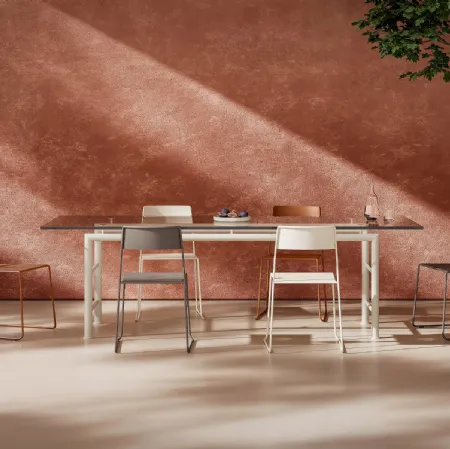 Tavolo Axis di Opinion Ciatti