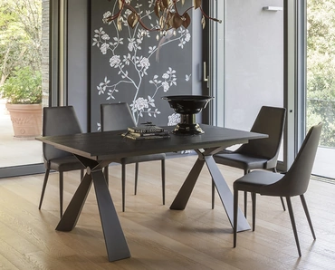 Tavolo allungabile Delta con top in nobilitato Rovere nero e struttura in metallo di Altacom