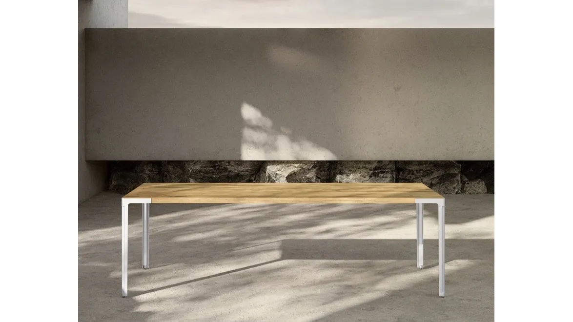 Tavolo Fan in rovere e acciaio di Desalto