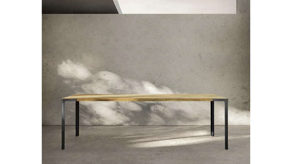 Tavolo Fan in rovere e acciaio di Desalto