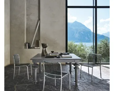 Tavolo Gray 32 in legno di Gervasoni