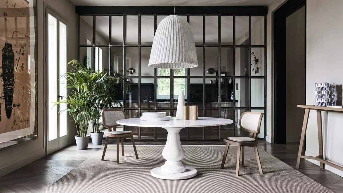 Tavolo Gray 38 in marmo bianco di Carrara e base in millgres di Gervasoni