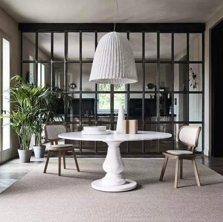 Tavolo Gray 38 in marmo bianco di Carrara e base in millgres di Gervasoni