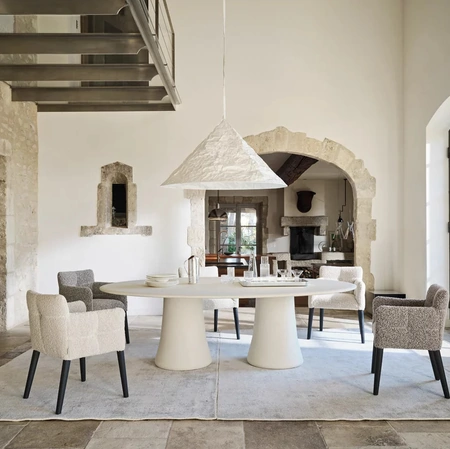 Tavolo Mae 33 in calce argilla spatolata di Gervasoni