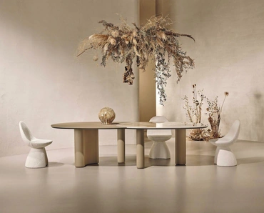Tavolo Lymph Big in ceramica e materico fango di Nature Design