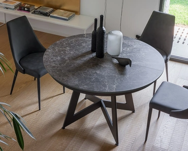 Tavolo rotondo allungabile con top in ceramica e struttura in metallo Venus di Altacom