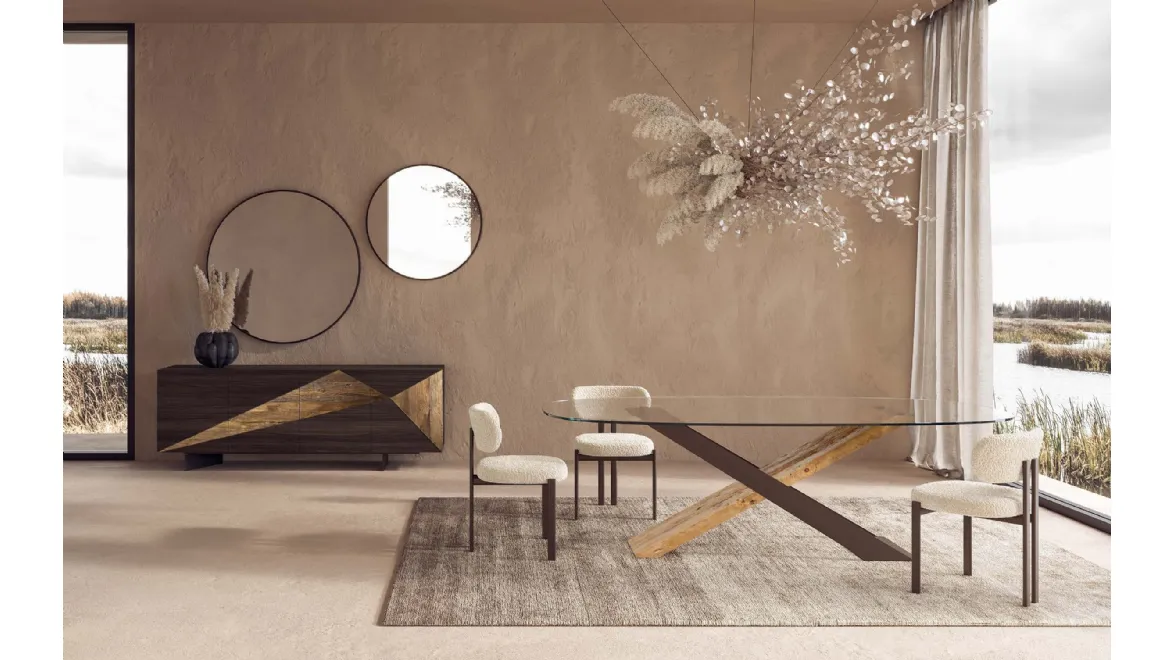 Tavolo X in cristallo extrachiaro con base in metallo e legno secolare di Nature Design