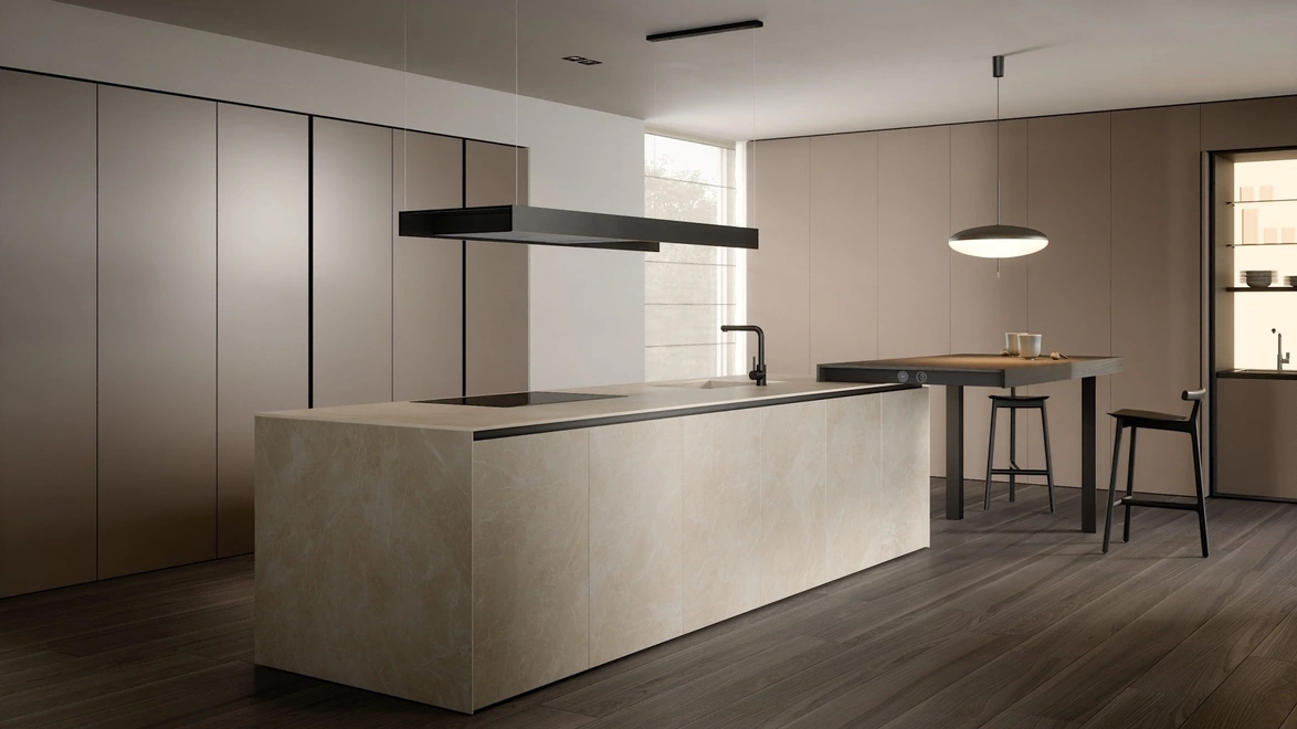 Cucina Design con isola C08 in laccato e gres di Copat Life